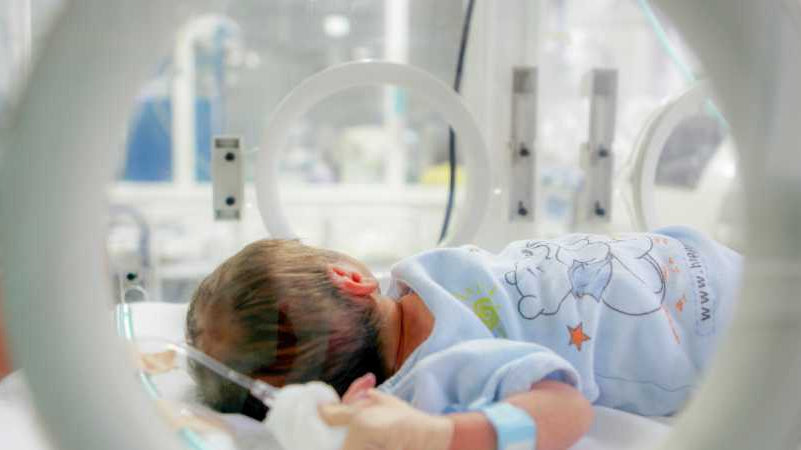 prematüre bebek bakımı