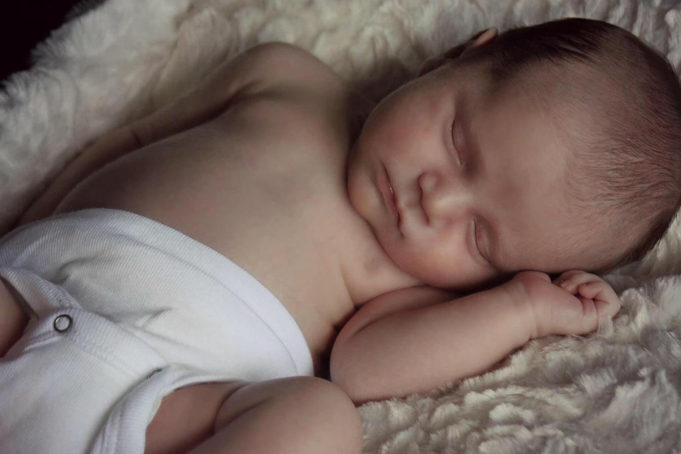 Yenidoğan Bebek Uyku Pozisyonları Nasıl Olmalı? - Budizzz