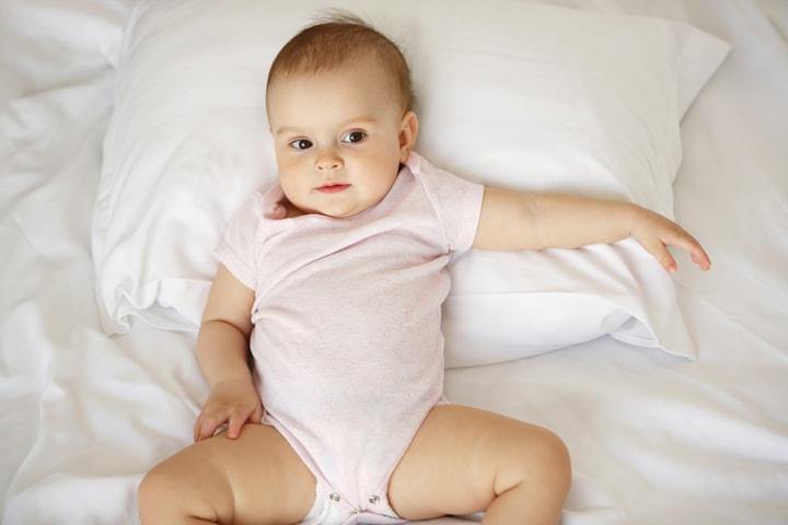 bebeklerde yastık kullanımı