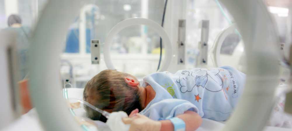 prematüre bebek bakımı